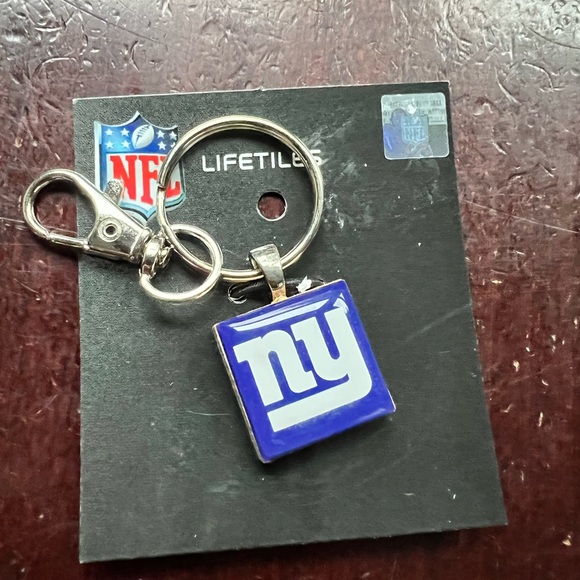 Giants KeyChain - Picture 1 of 3